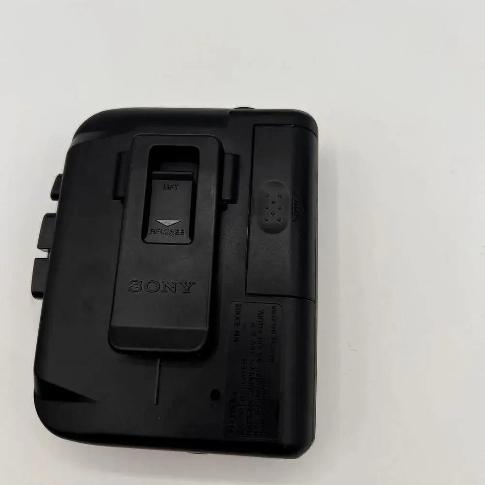 SONY Walkman WM-EX102 Portable Cassette Player Mega Bass Black FOR PARTS/REPAIR
